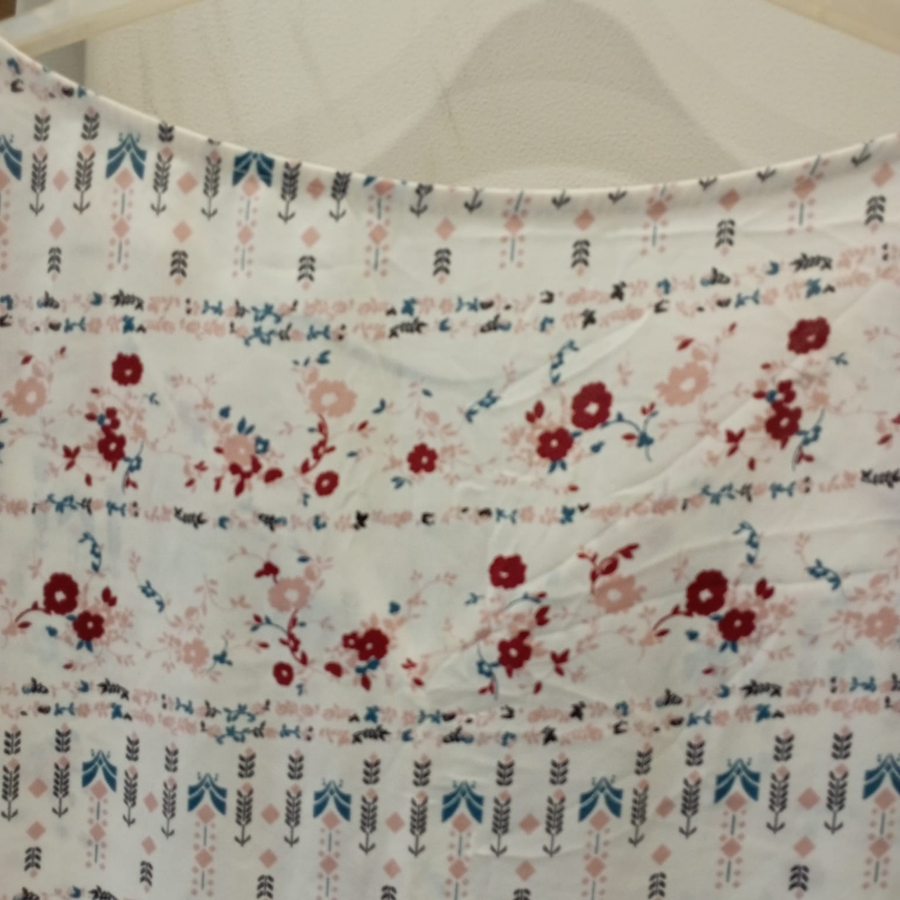 Floral Drop Shoulder Top - Picture 14 of 15